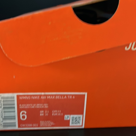 Nike - Picture 6 of 7